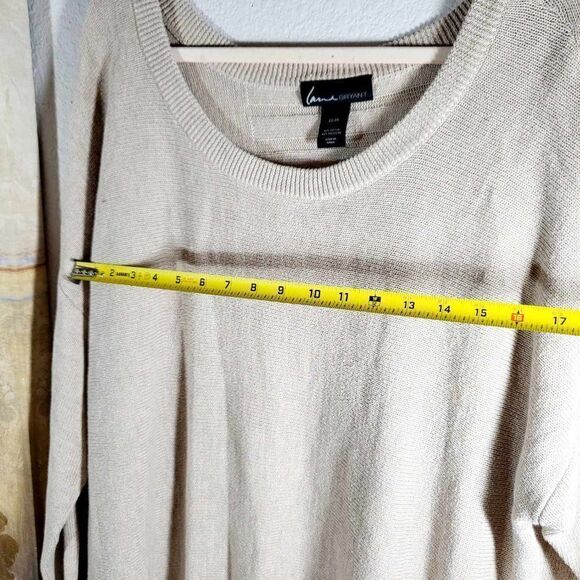 Used: Good Condition Lane Bryant Sweater. Size 24 - Picture 2 of 12